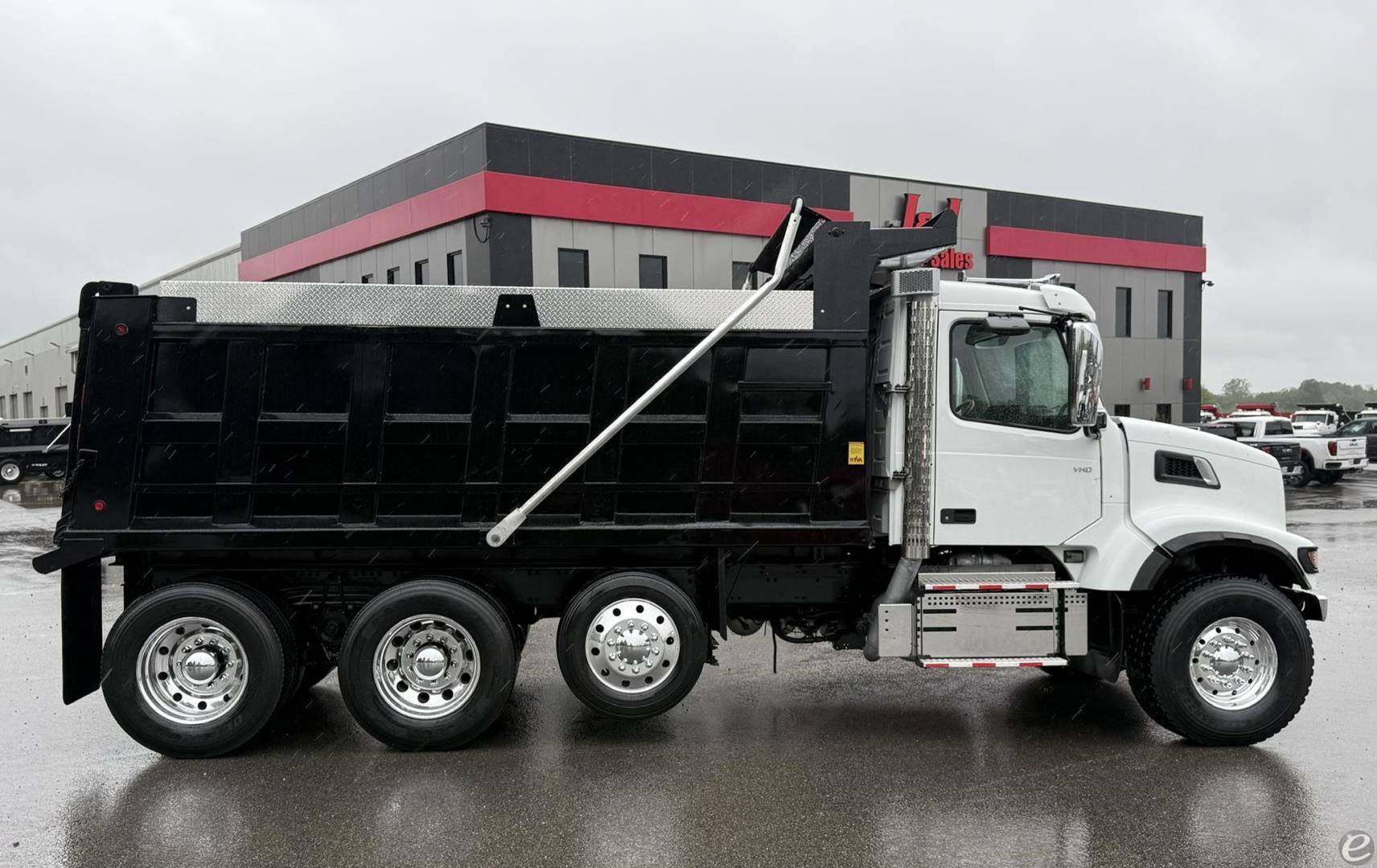 2022 Volvo VHD84F200