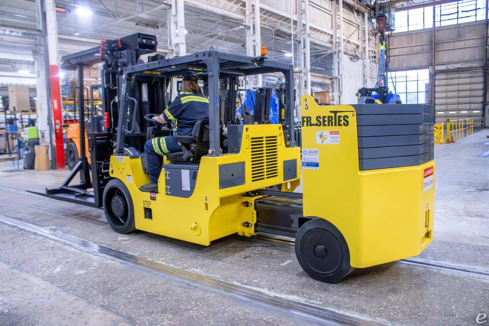 2027 Hoist Liftruck FR25-35