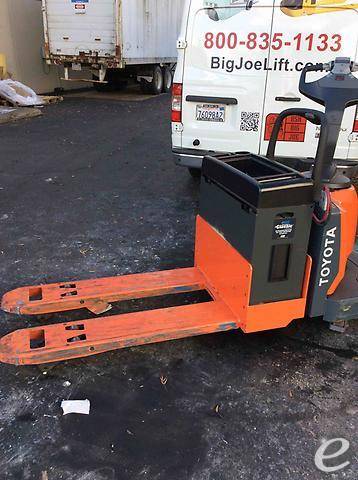 2010 Toyota 8HBE30 Electric Forklift - 123Forklift