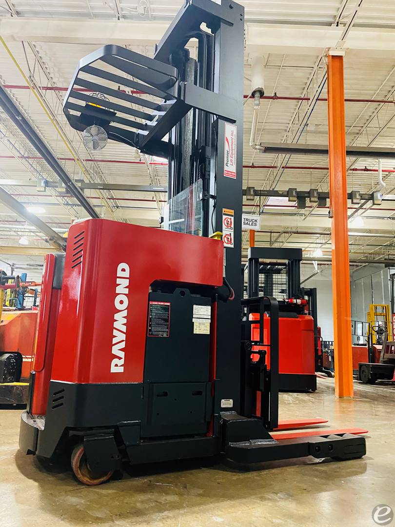  Raymond EASIR40TT Electric Reach Truck - 123Forklift