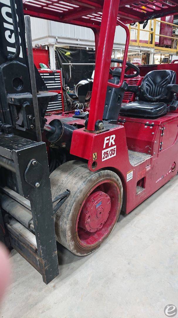 2015 Hoist Liftruck FR2535