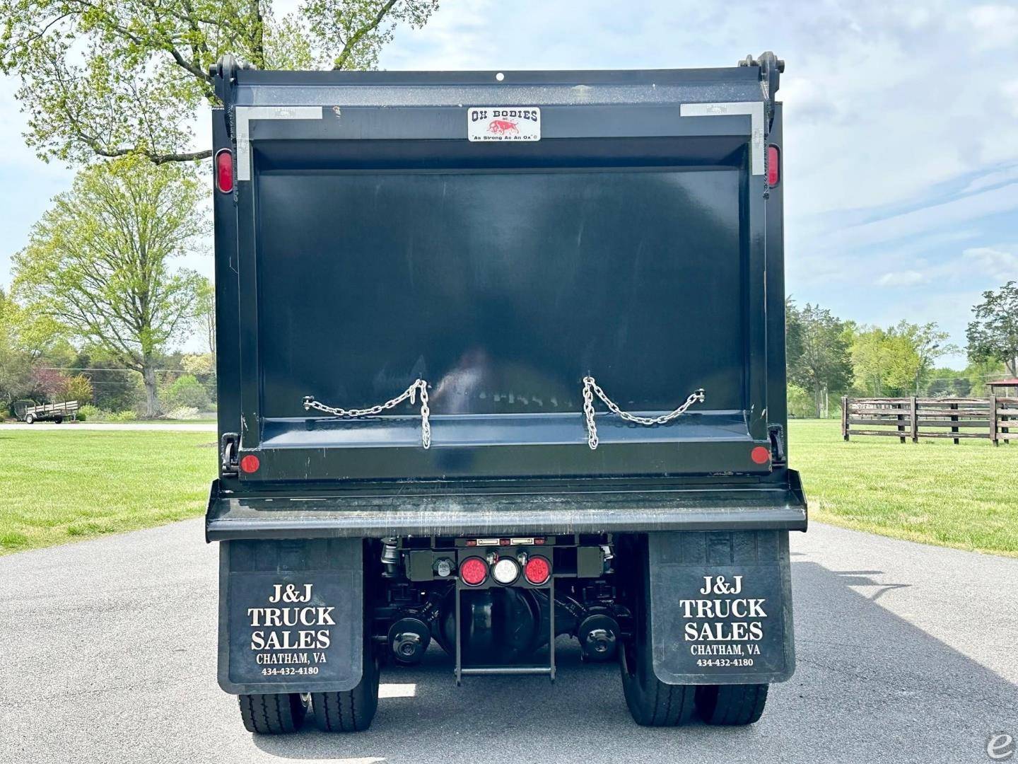 2025 Kenworth T880