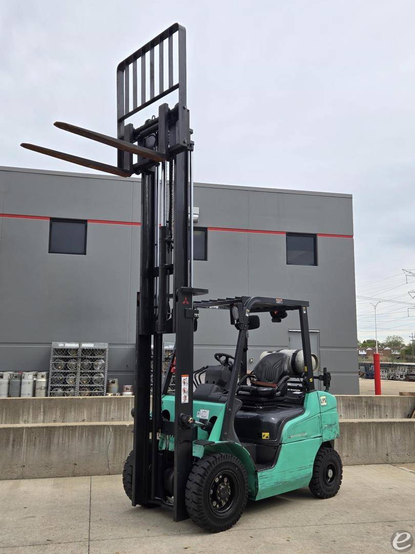 2020 Mitsubishi FG25N