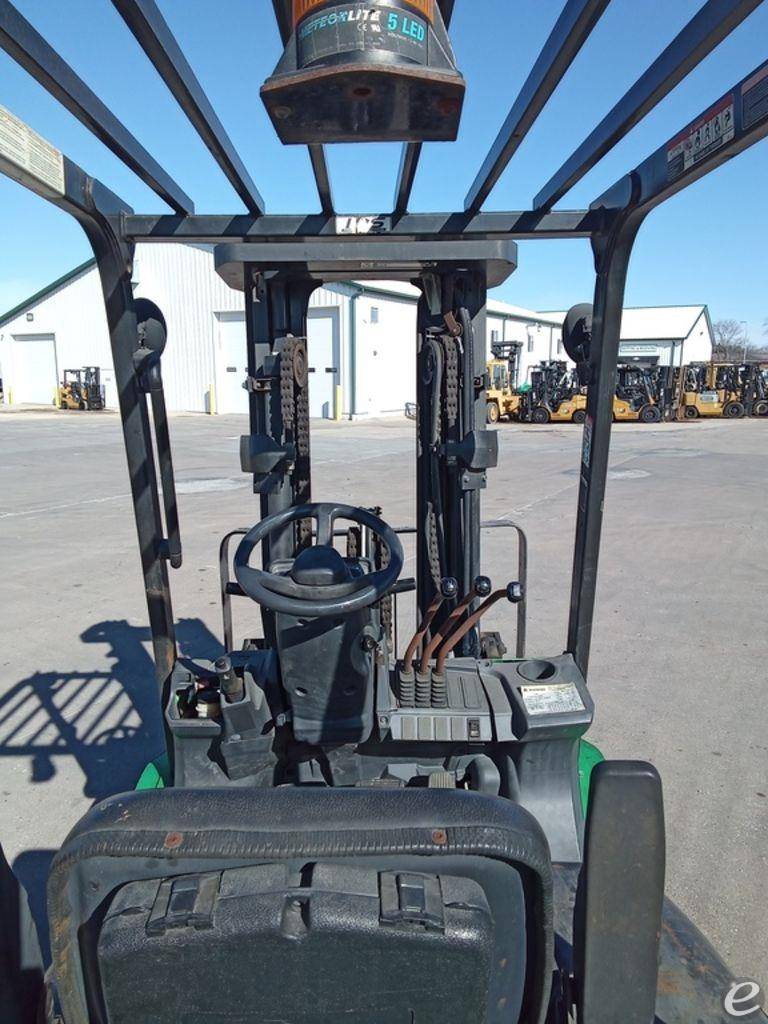 2012 Mitsubishi FG30N