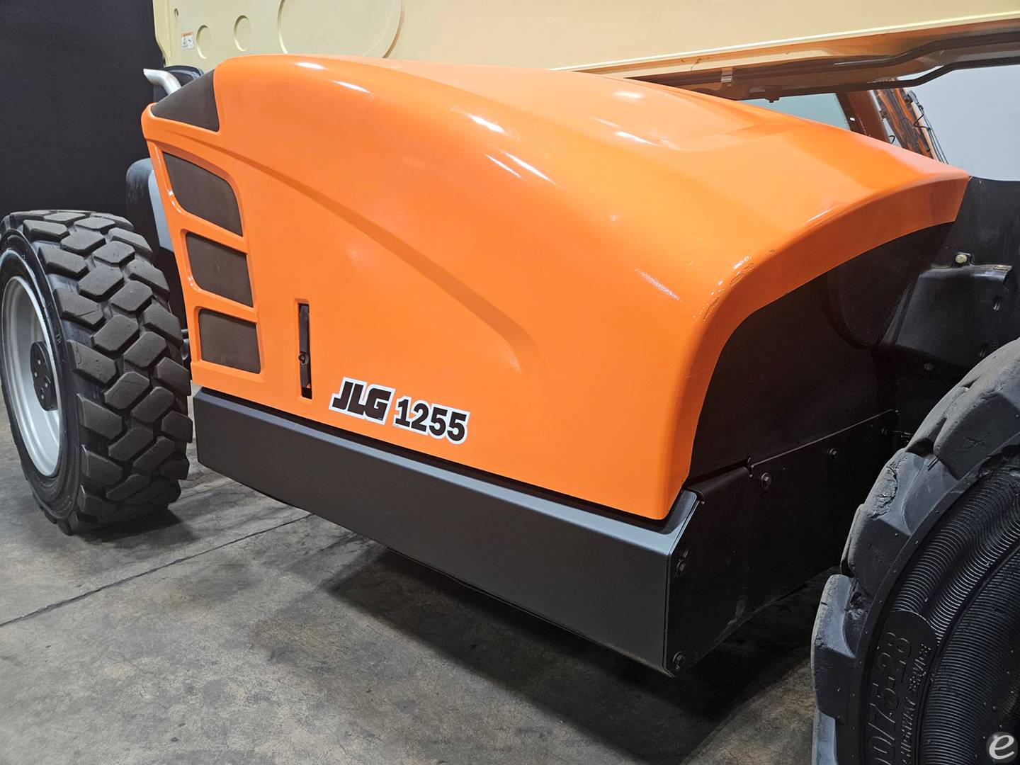 2017 JLG 1255