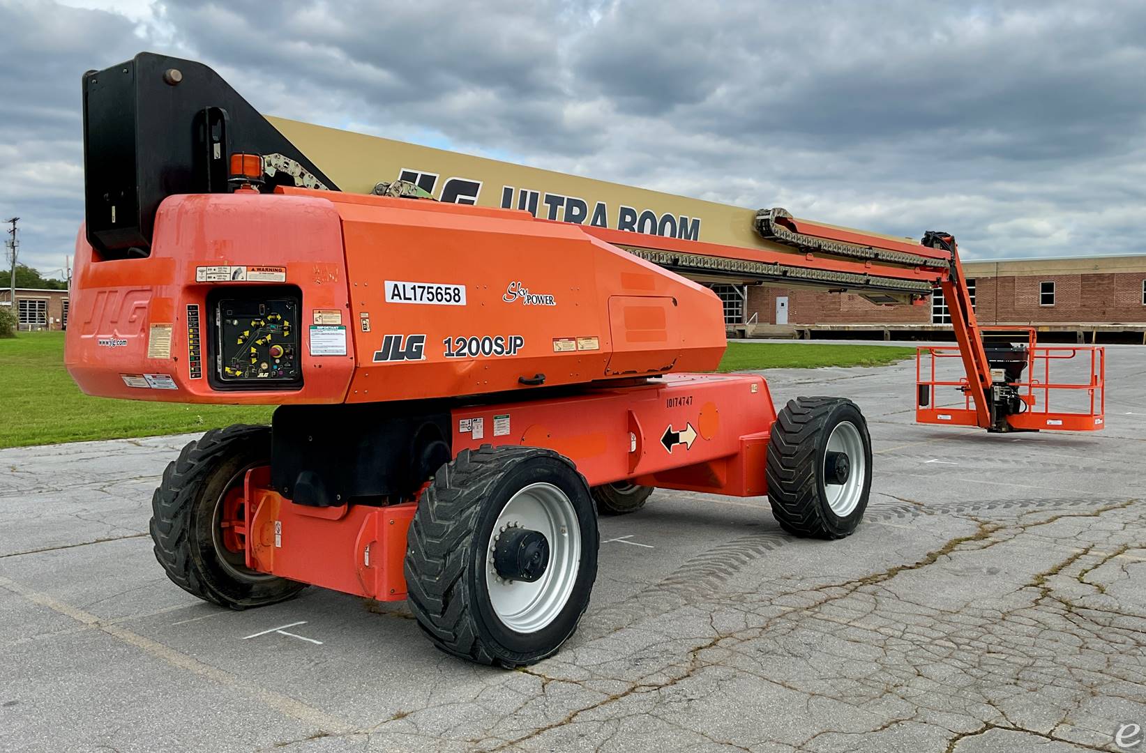 2013 JLG 1200SJP