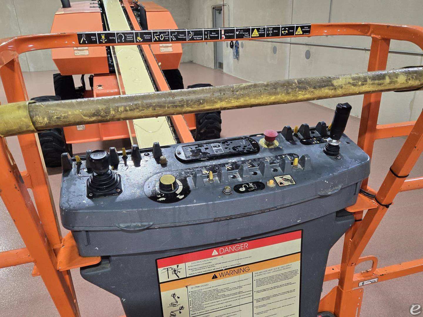 2017 JLG 600S