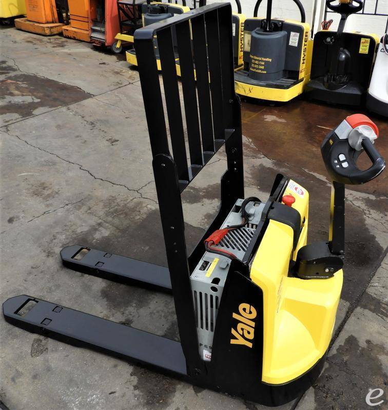 2016 Yale MPB045VG