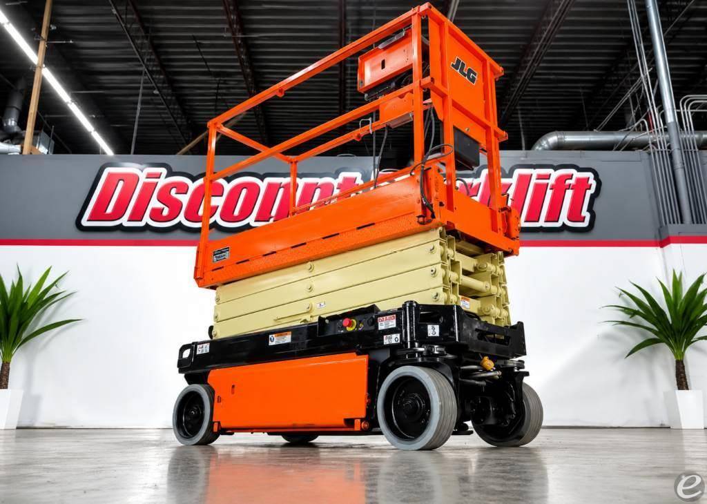 2018 JLG 1932R