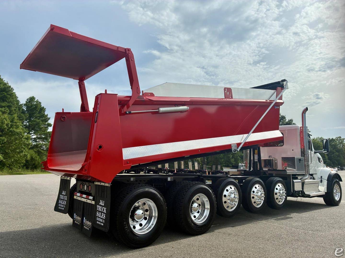 2027 Peterbilt 567