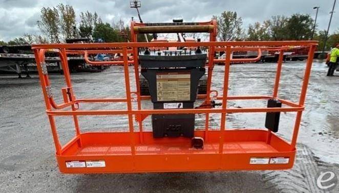 2017 JLG 660SJC