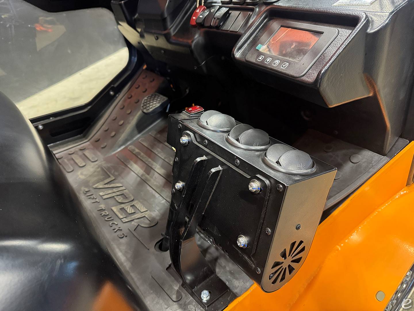 2026 Viper Lift Trucks FY25F
