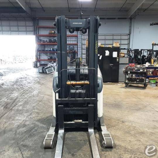 2018 Crown RR5725-45
