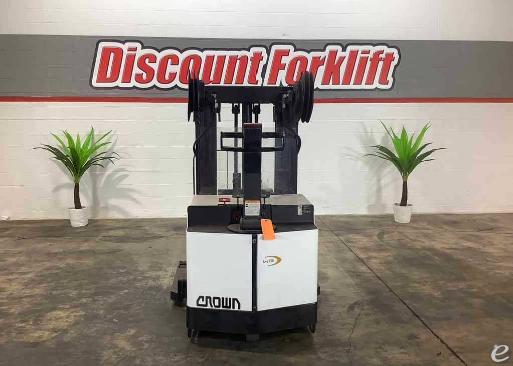 2005 Crown 30WRTT Electric Forklift - 123Forklift