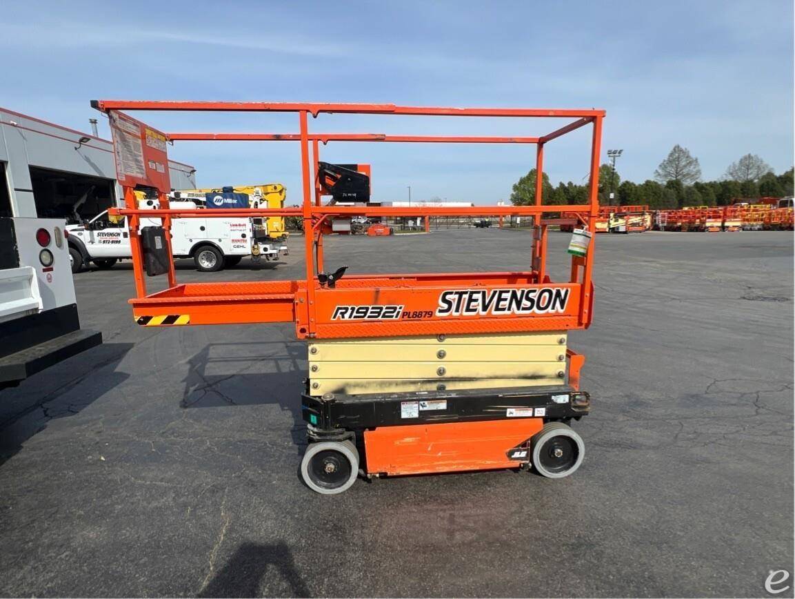 2021 JLG R1932i