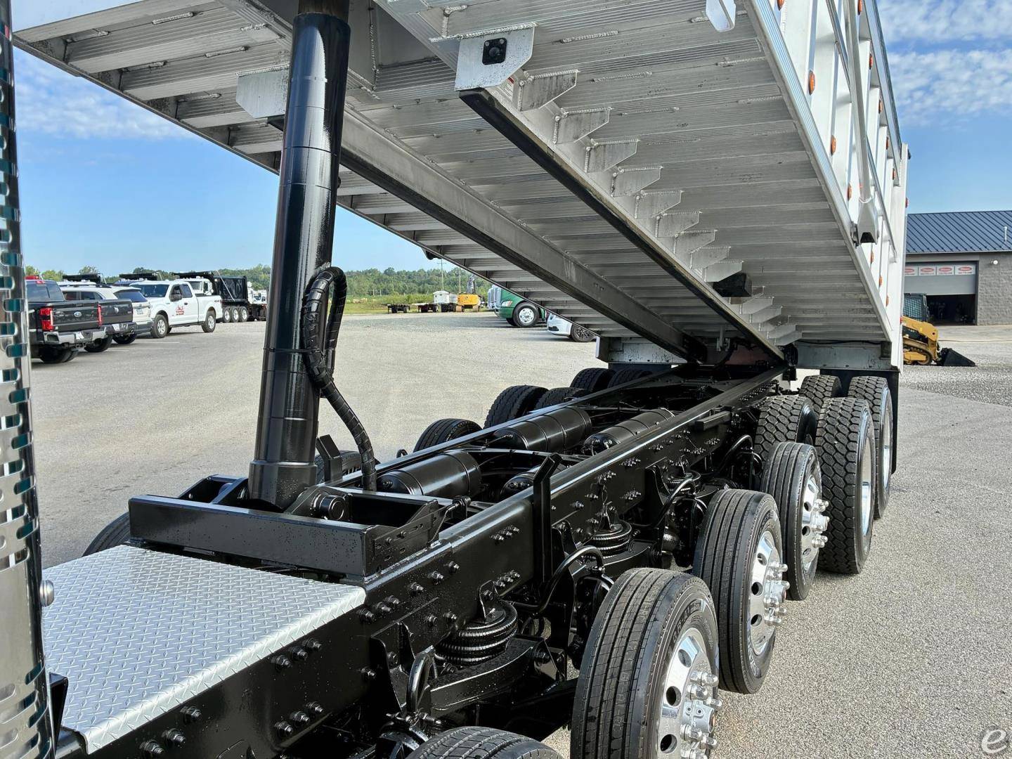 2023 Freightliner 122SD