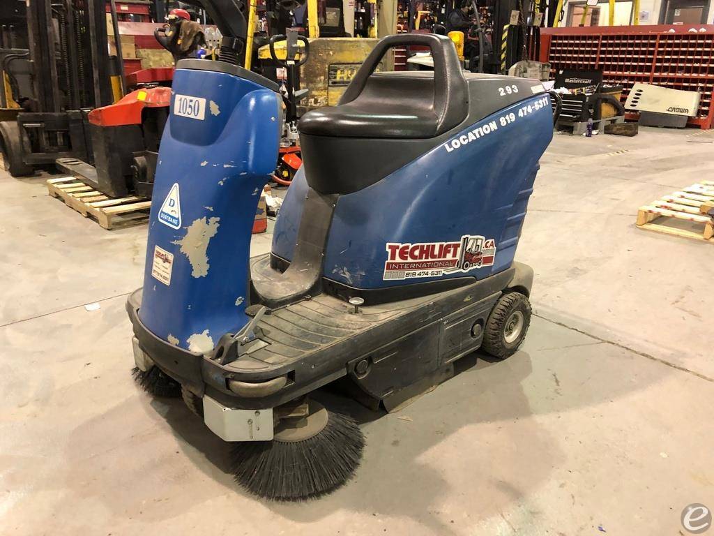 2012 Dustbane GLADIATOR 1050