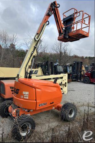 2017 JLG 450AJ