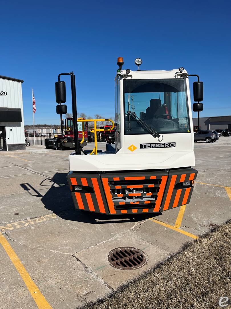 2024 Terberg YT203