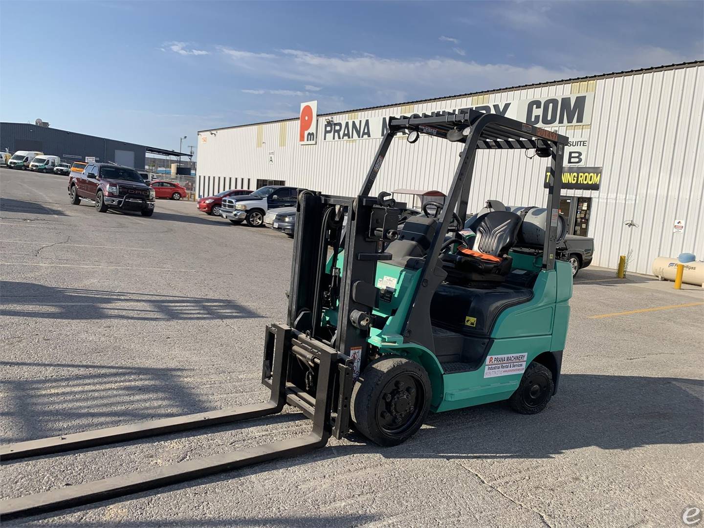 2021 Mitsubishi FGC25N