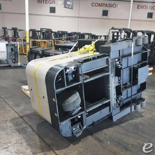 2016 Crown SP4050-30 Electric Order Picker - 123Forklift
