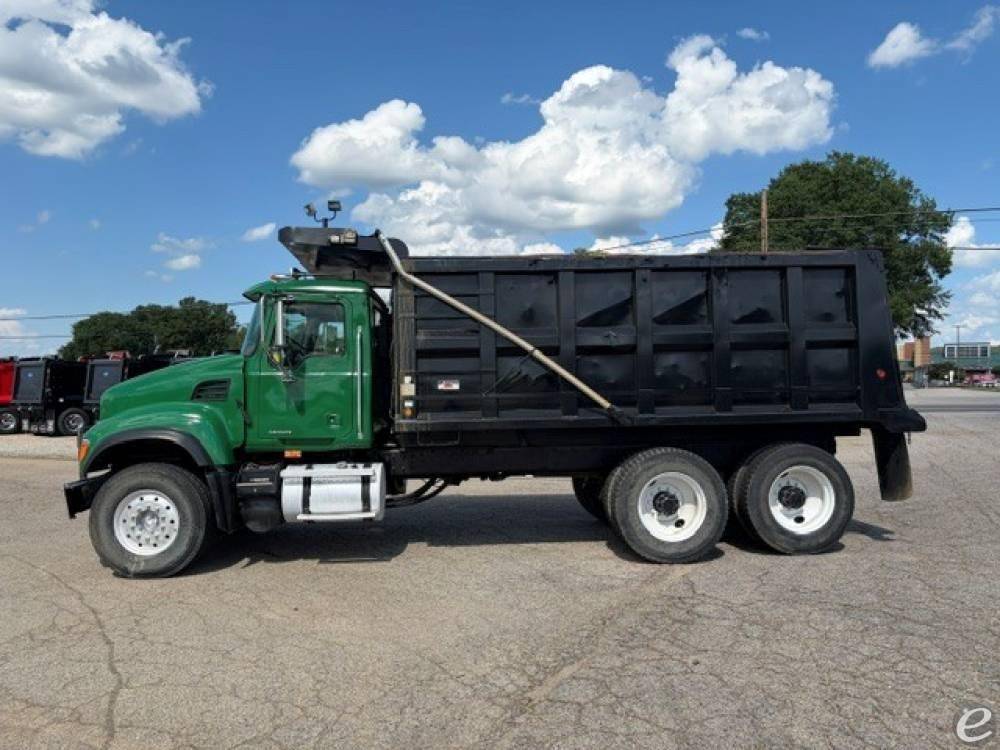2007 Mack GRANITE CV713
