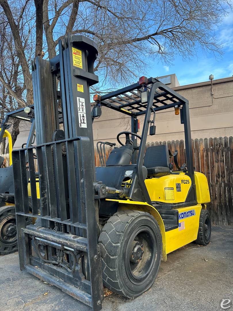 2004 Komatsu FG25T-12