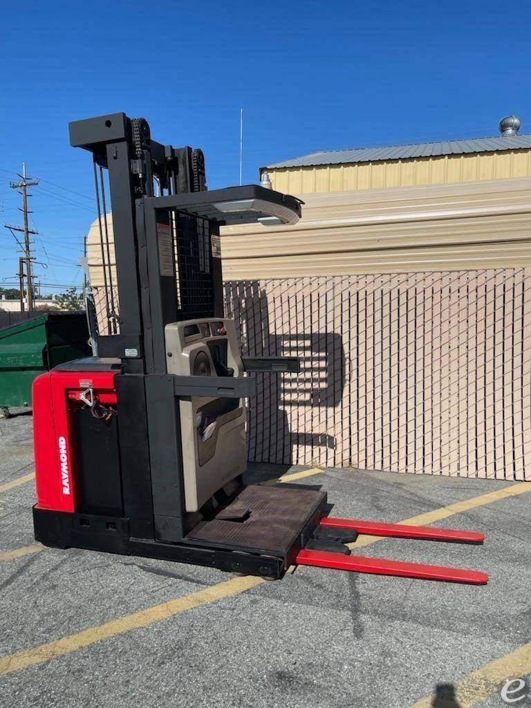 2005 Raymond EASI OPC30TT Electric Order Picker - 123Forklift