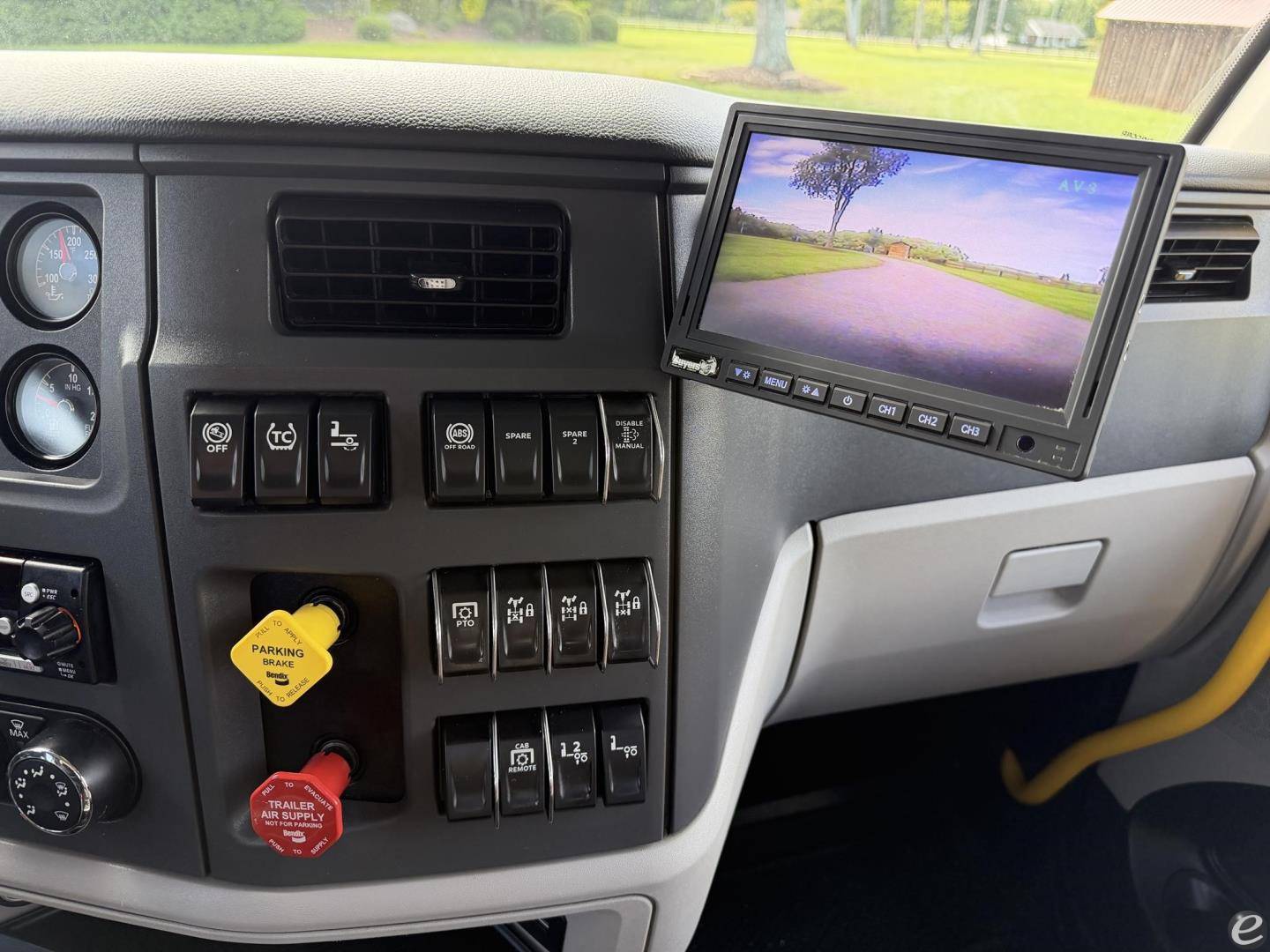 2025 Peterbilt 567