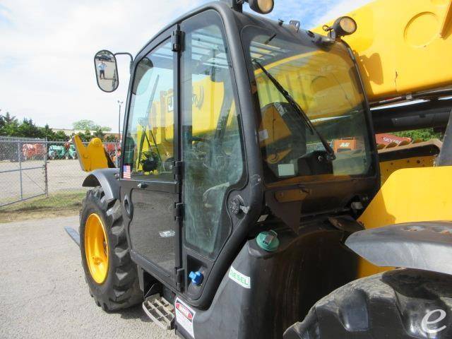 2017 JCB 510-56