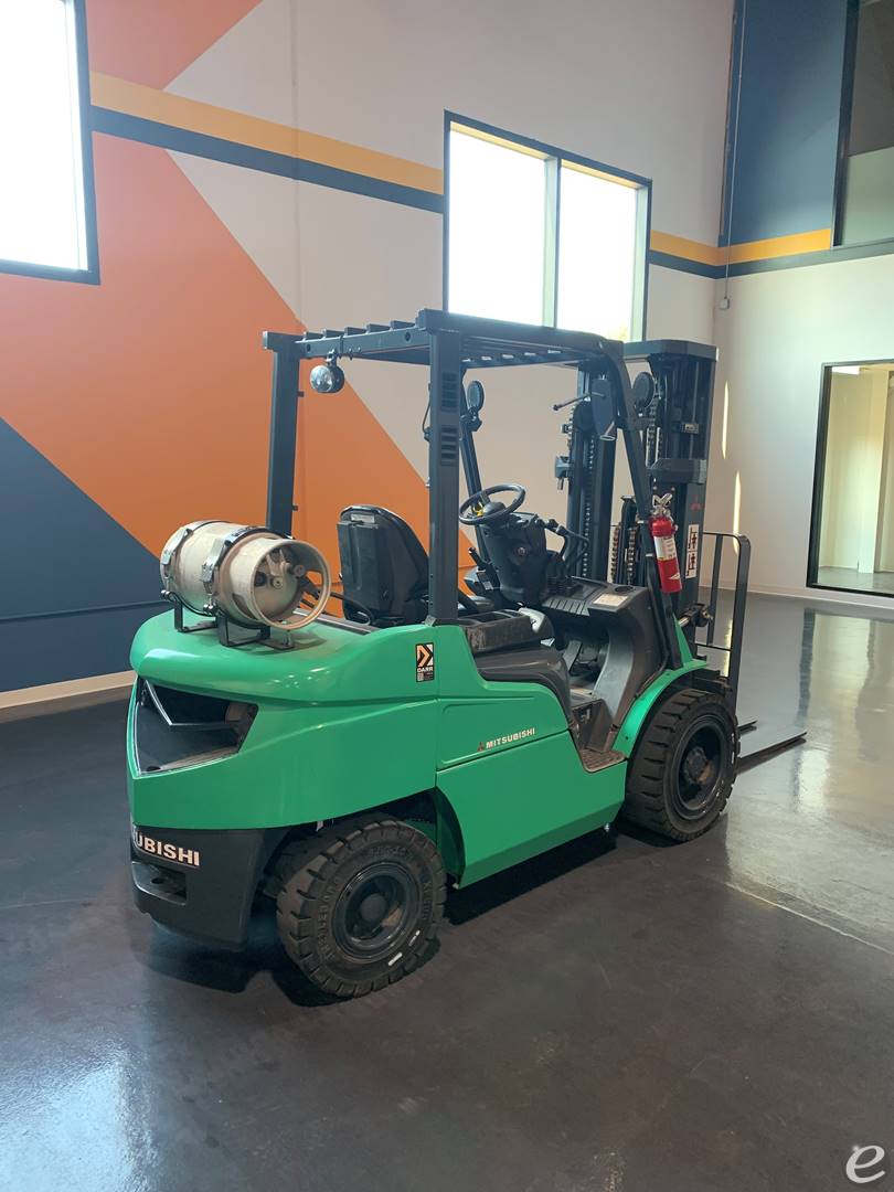 2019 Mitsubishi FG30N5