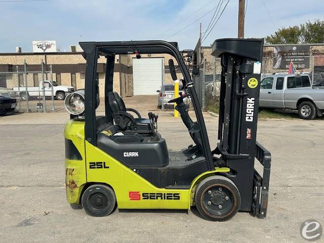 2021 Clark S25CL