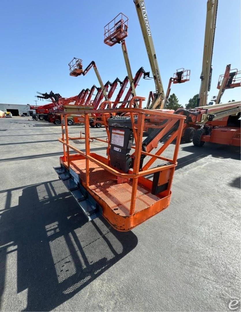 2015 JLG 660SJ