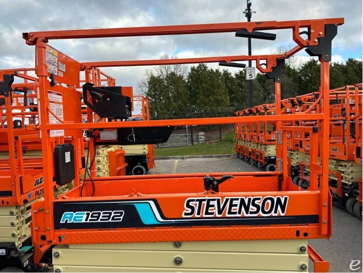 2022 JLG AE1932