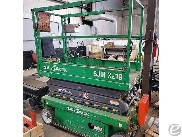 2014 Skyjack SJ-3219 Electric Scissor Lift - 123Forklift
