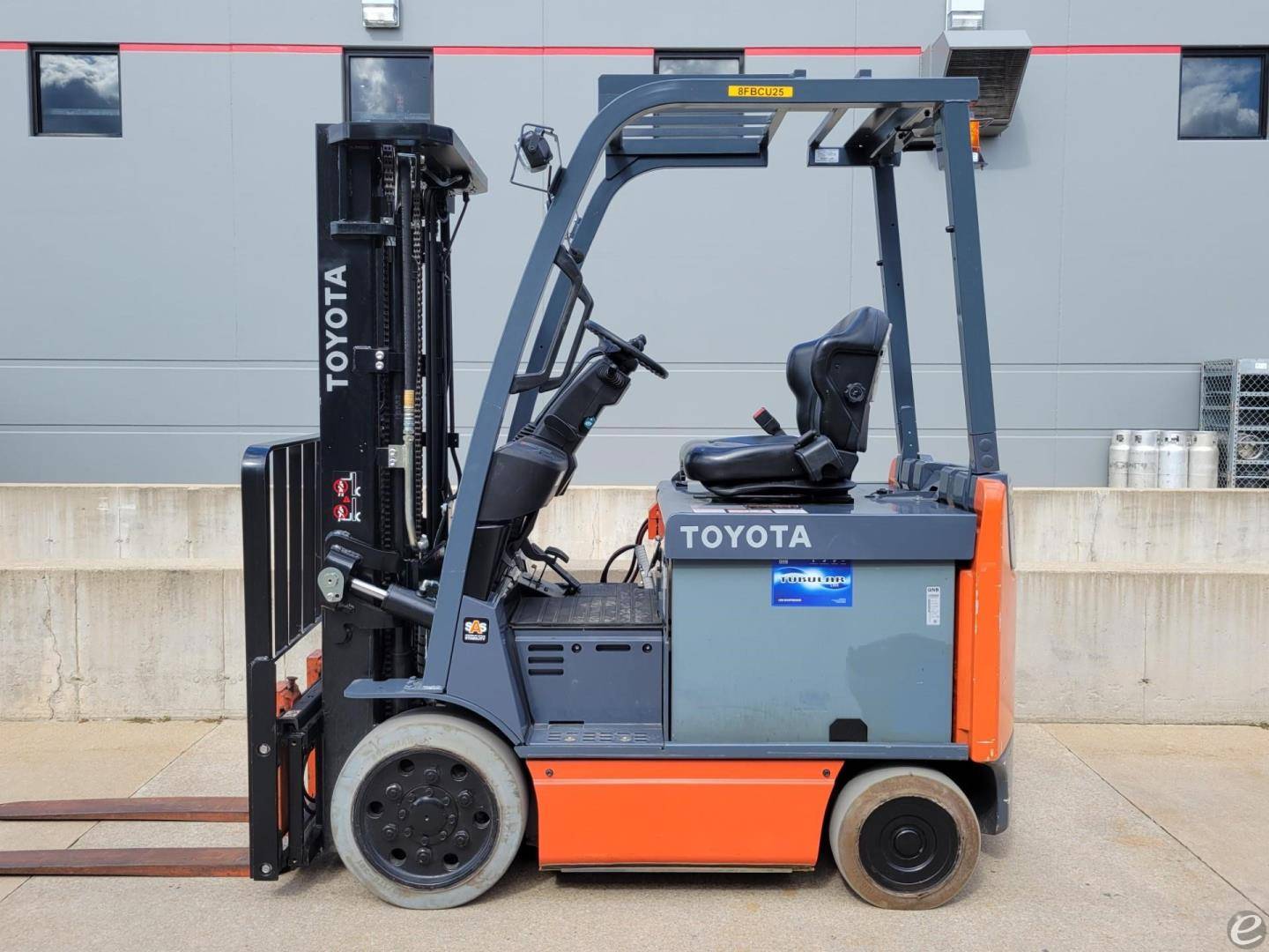 2022 Toyota 8FBCU25 Electric Forkli...