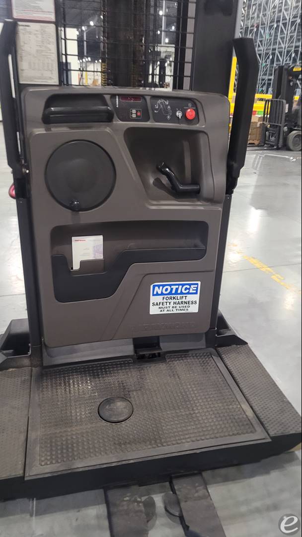 2015 Raymond 560-OPC30TT Electric Order Picker - 123Forklift