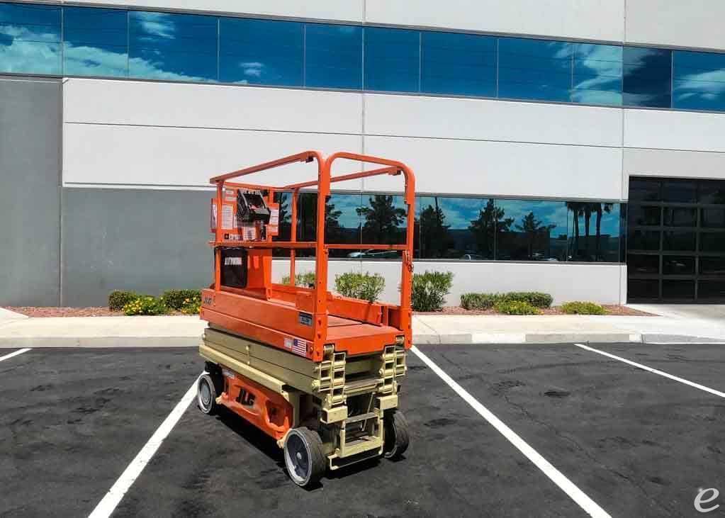2017 JLG 1930ES