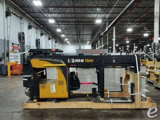 2015 Yale NR045 Electric Reach Truc...