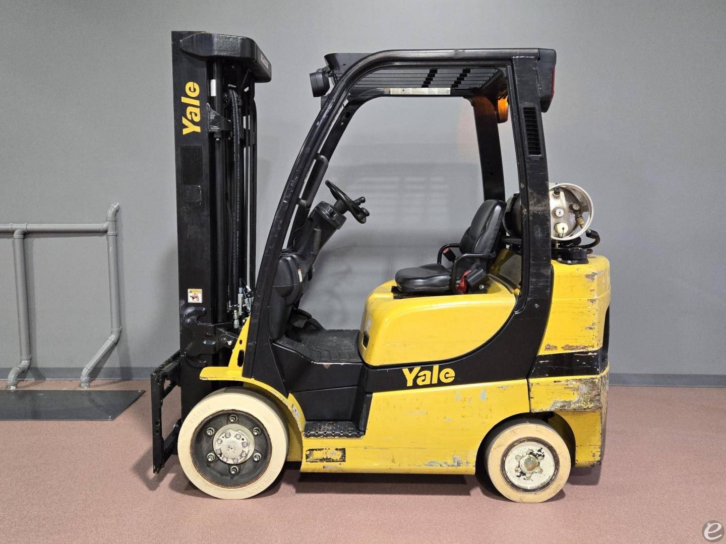 2014 Yale GLC060VX Cushion Tire Forklift - 123Forklift