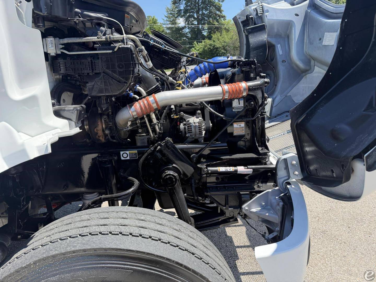 2023 Peterbilt 548
