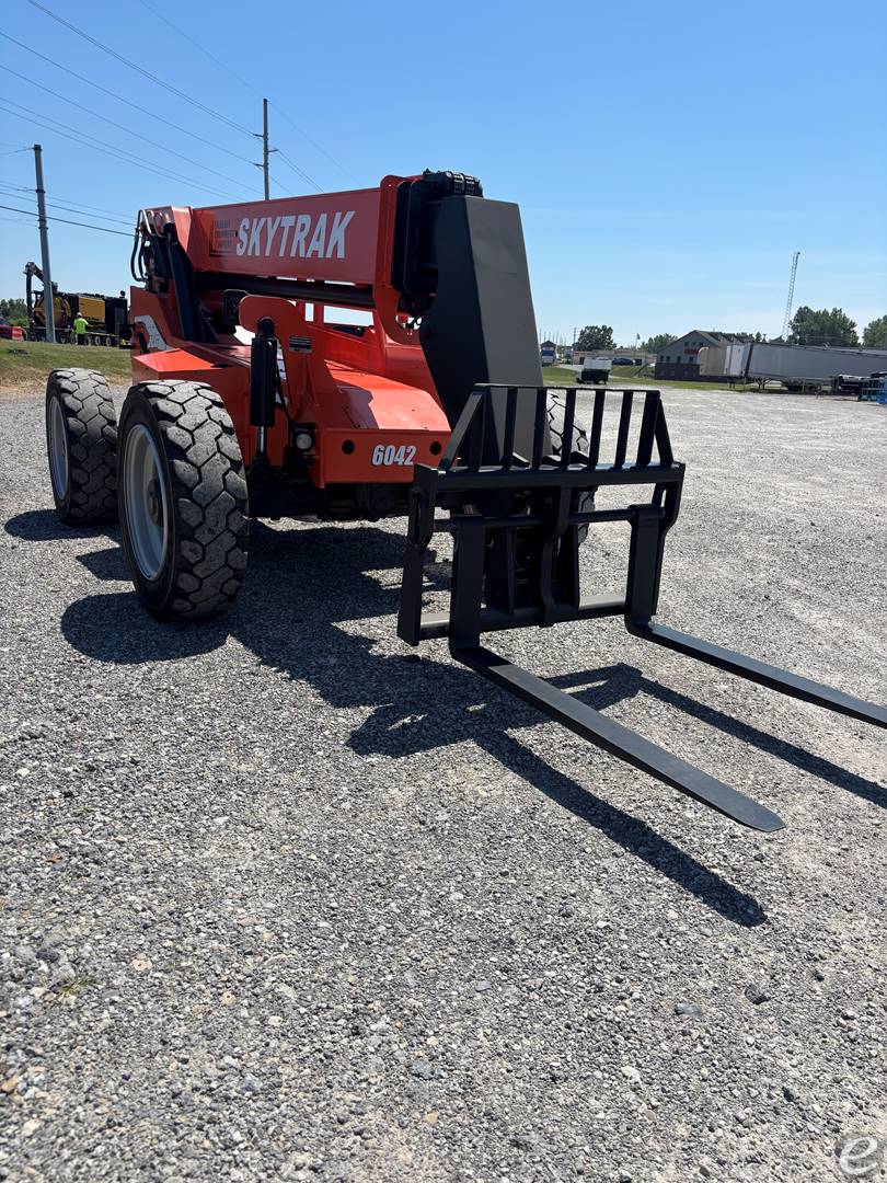 2015 JLG 6042