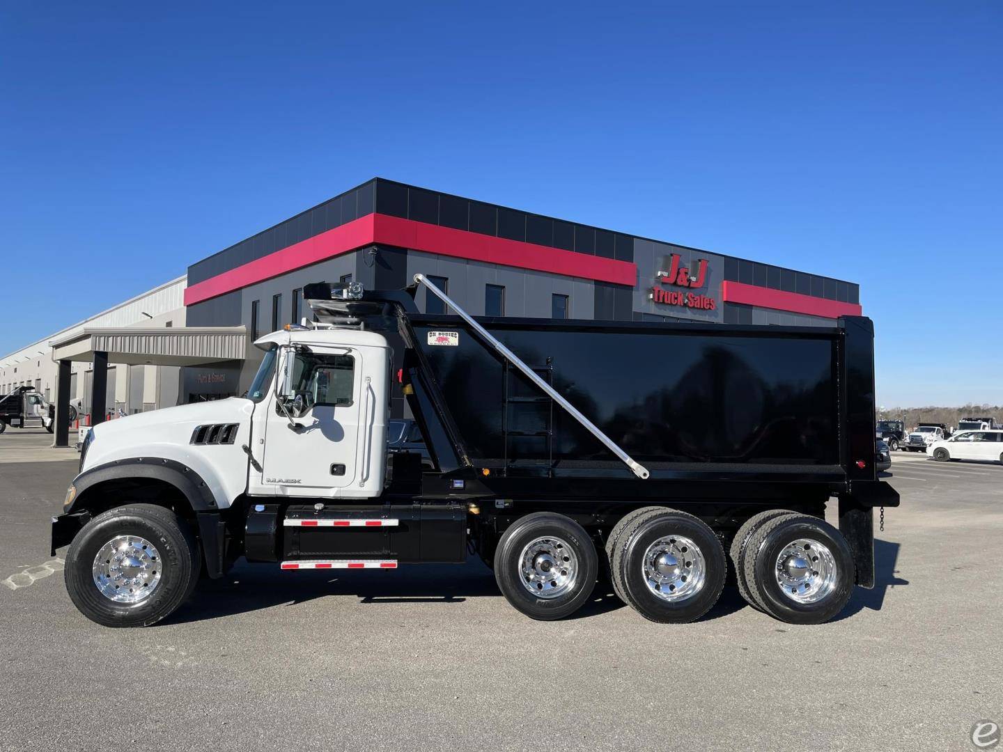 2017 Mack GRANITE GU713