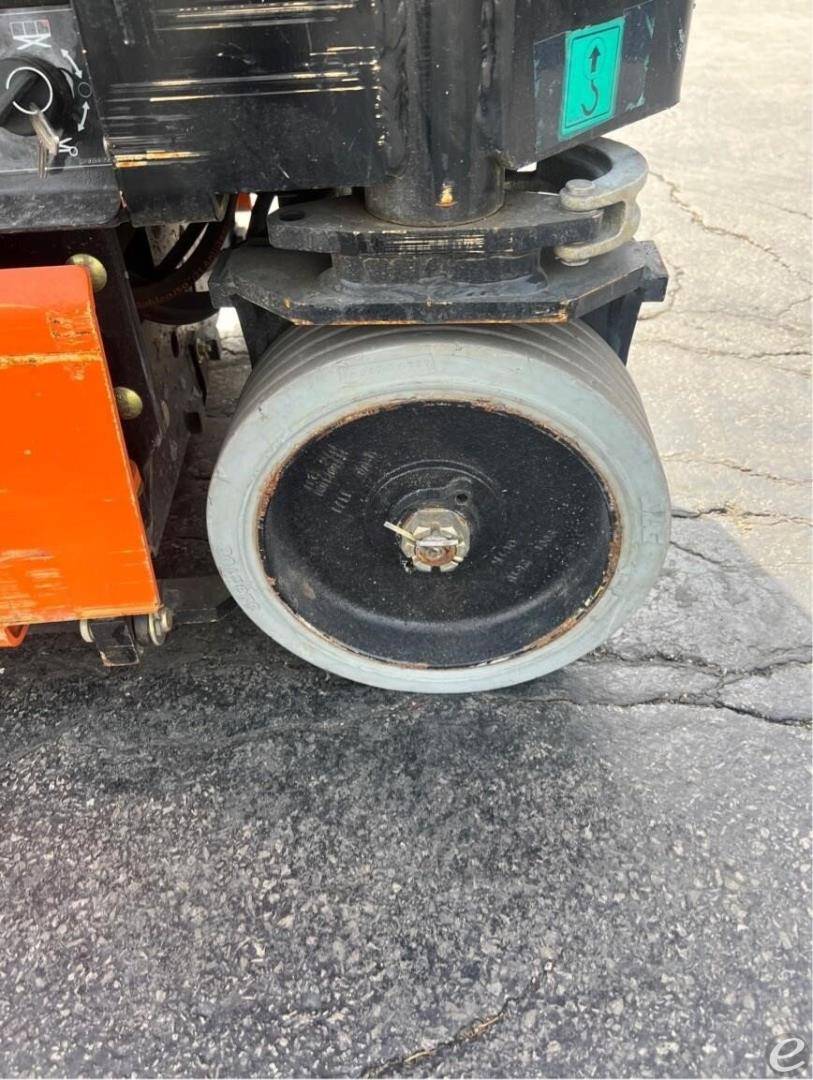 2021 JLG R1932i