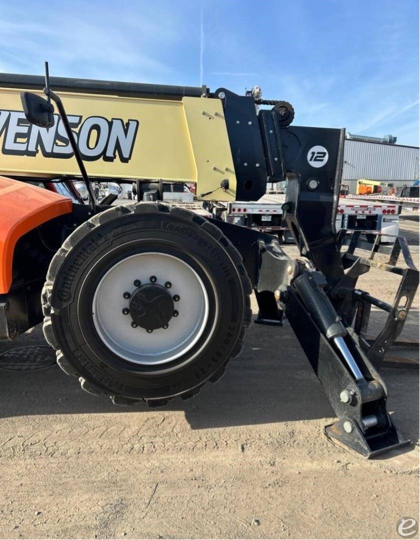 2022 JLG 1255