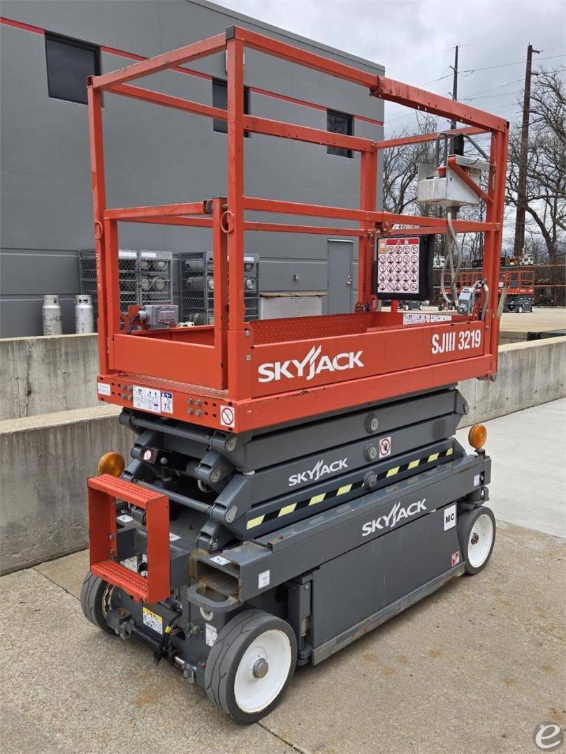 2019 Skyjack SJIII3219 Electric Scissor Lift - 123Forklift