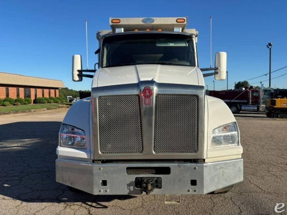2024 Kenworth T880