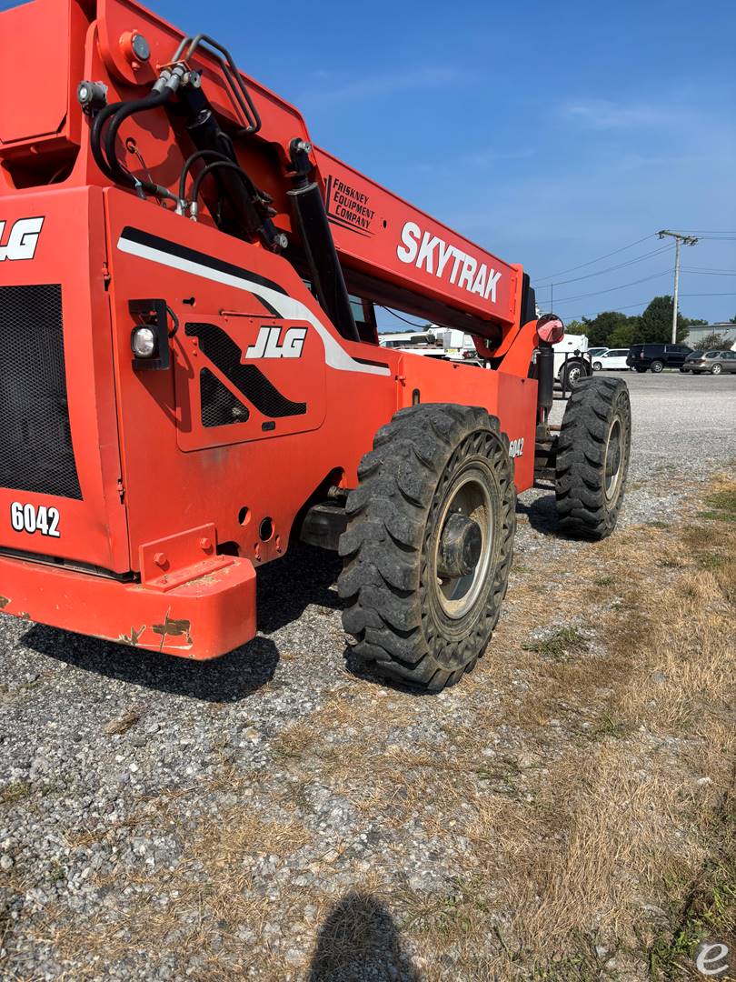 2014 JLG 6042