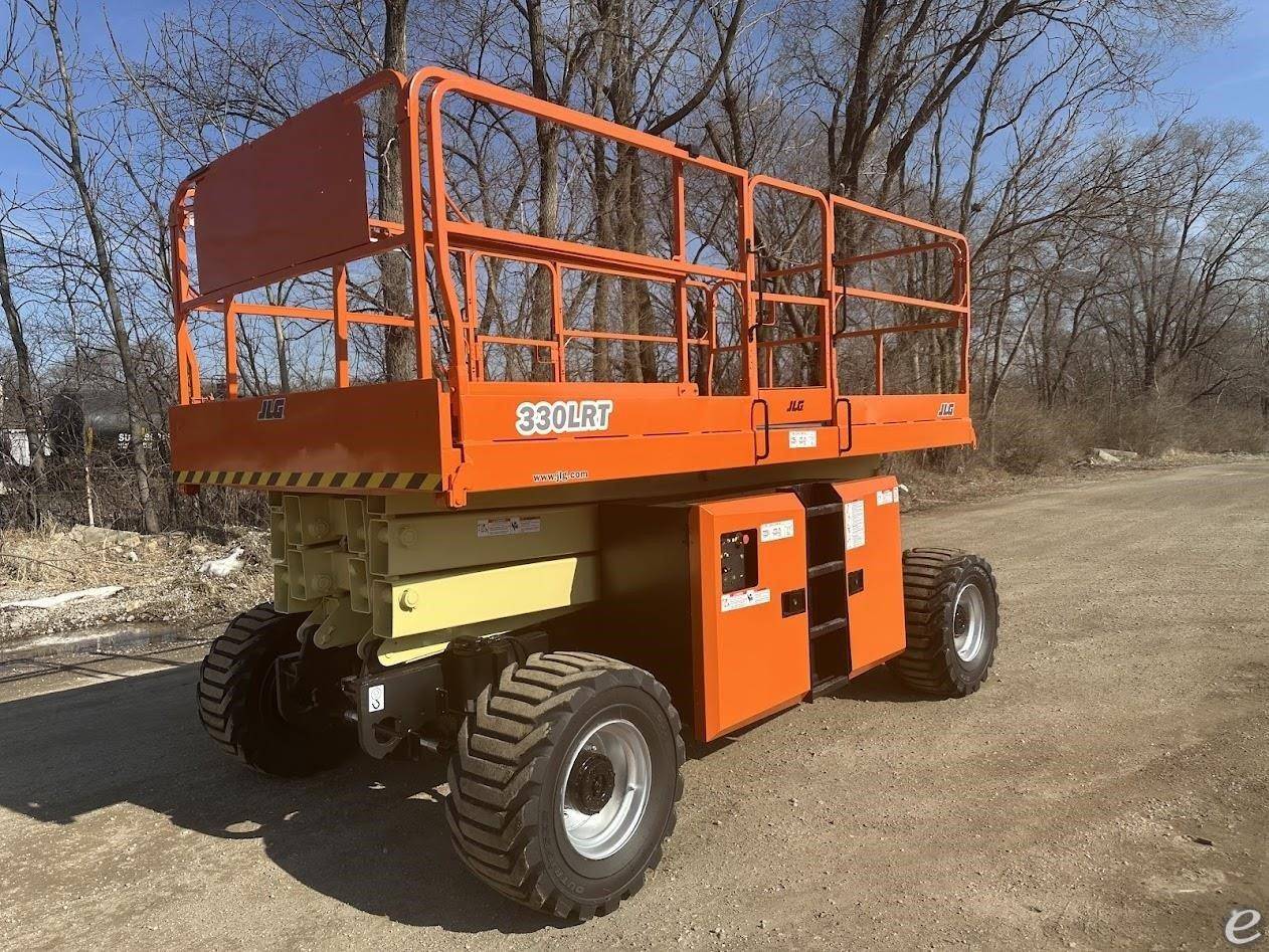 2018 JLG 330LRT
