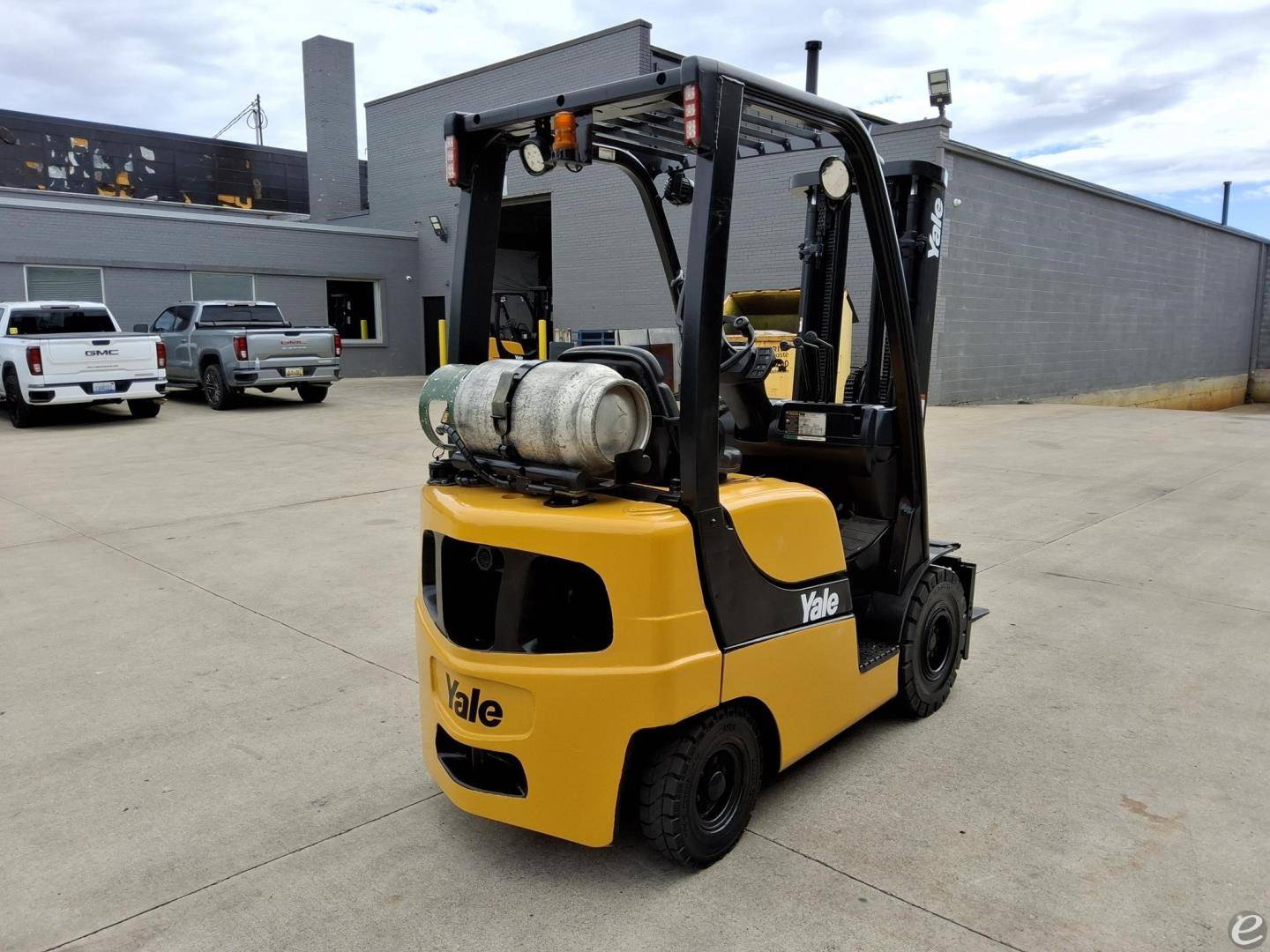 2010 Yale GLP040SVX